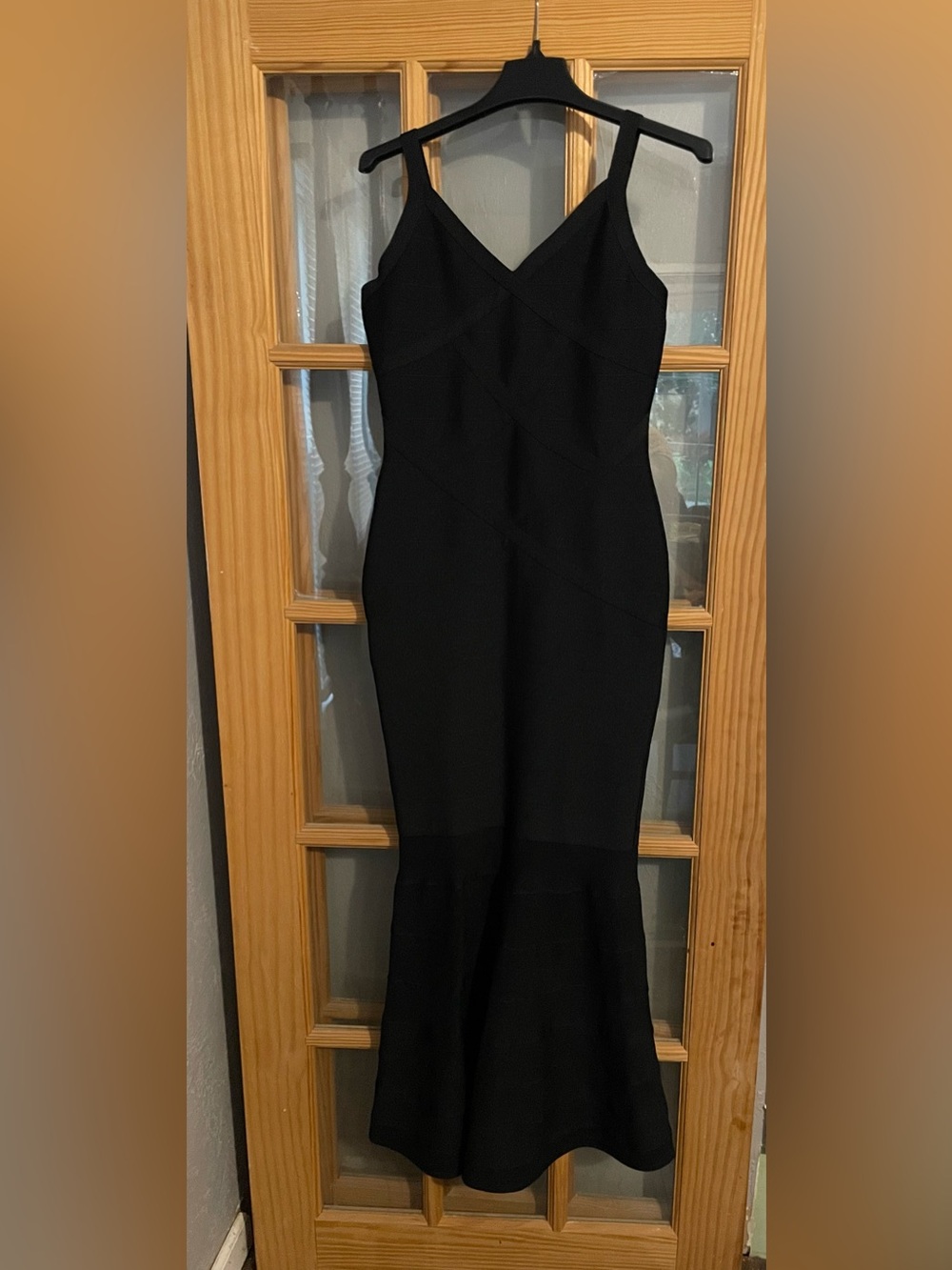 Classic Black V-Neck Mermaid Dress